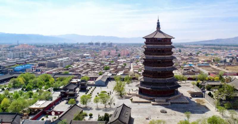  千年古塔面临严峻挑战，应县木塔修缮难题待解；1∶1研究性复建方案引热议。 文化旅游