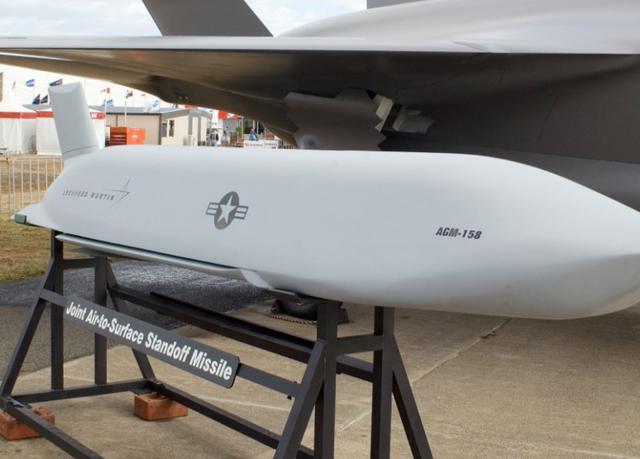  军事观察员：中东战局的博弈逻辑——从雷达屏幕到战场实态 新闻