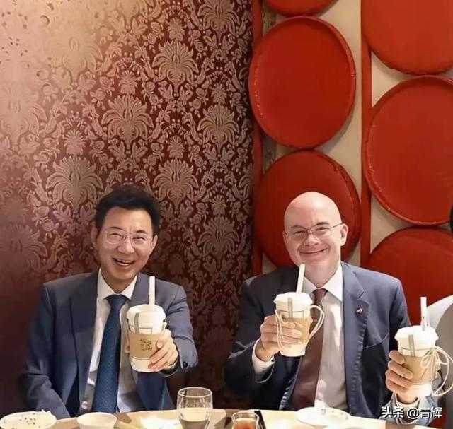  两岸破冰之旅：岛内有识之士的破局之道 新闻