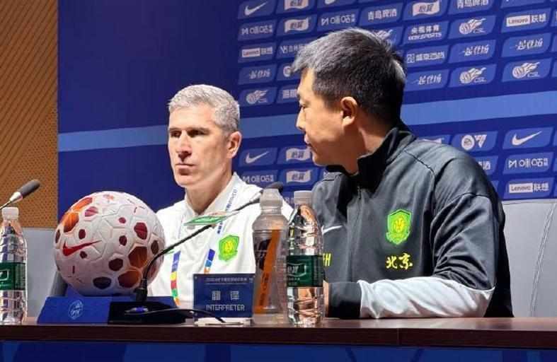 赛场风云变幻,京蓉之战如何破局?一场关于荣誉与韧性的绿茵博弈 体育新闻