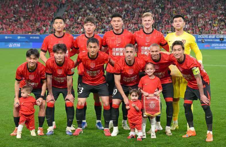 赛场风云变幻,京蓉之战如何破局?一场关于荣誉与韧性的绿茵博弈 体育新闻