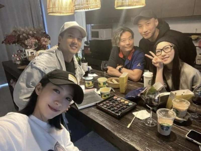 从《状王之王》到舆论风暴:深度解析徐伟栋与姚子羚的姐弟恋迷局 娱乐新闻