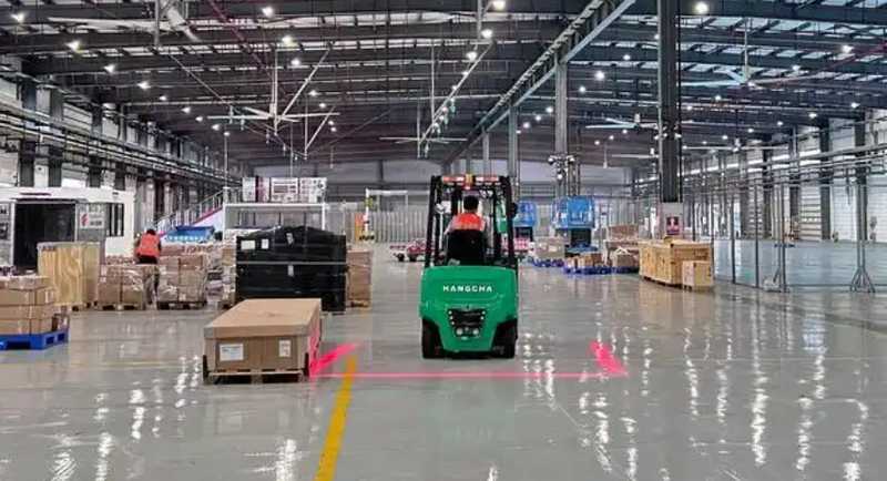  数据洞察：深圳机场边检如何精准应对广交会入境客流高峰 新闻