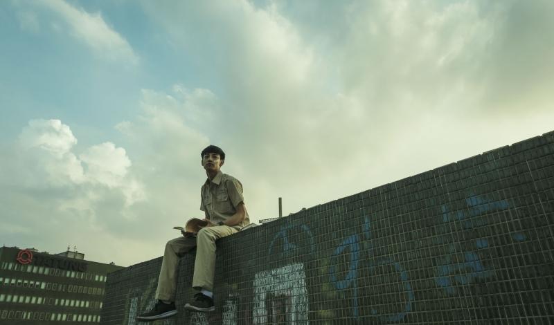  家庭系统视角下青少年心理危机的结构性成因与干预路径 情感心理