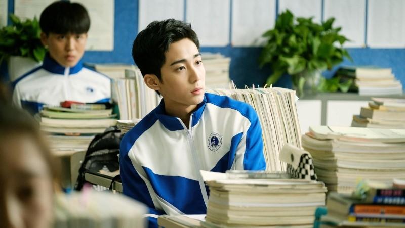  家庭系统视角下青少年心理危机的结构性成因与干预路径 情感心理